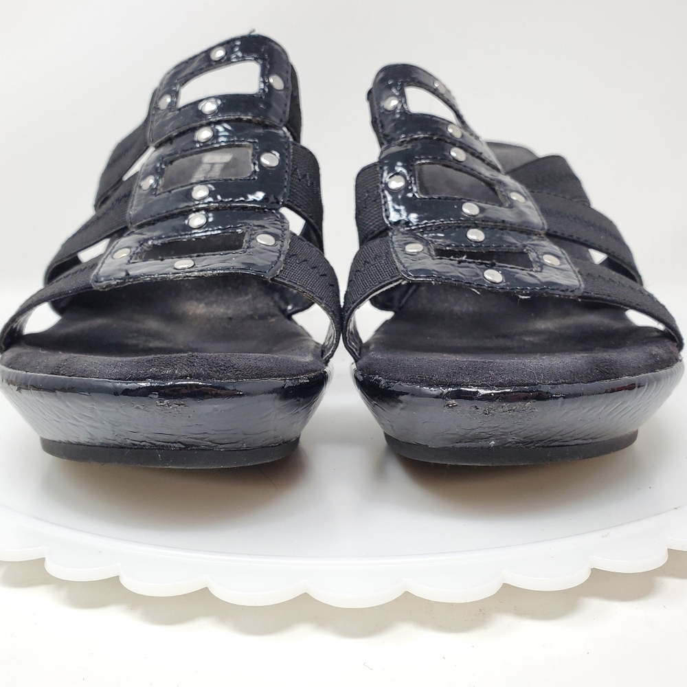 White Mountain Quinlan Wedge Heel Slip On Sandals Black Elastic Straps Size 8.5 - Picture 8 of 8